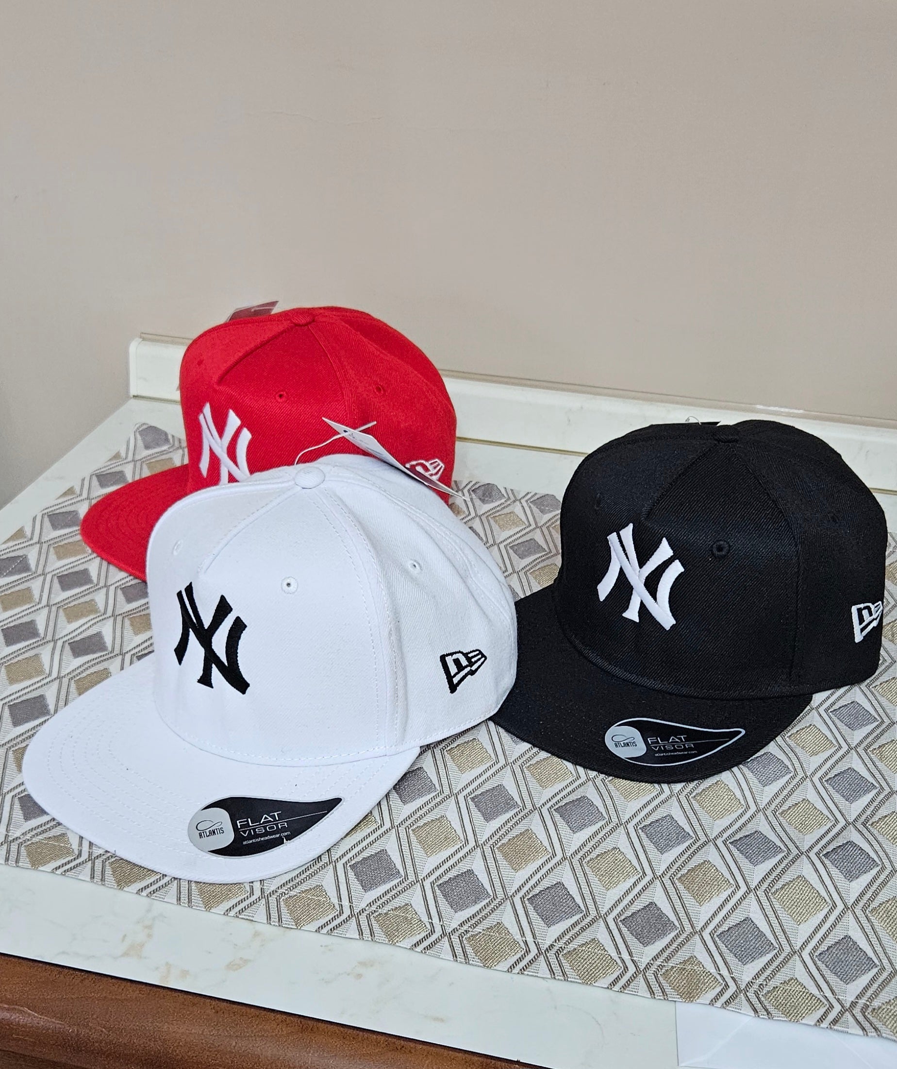 Cappellino Berretto Cappello Flat Replica New Era-New York-Yankees Ricamato Colori a Scelta