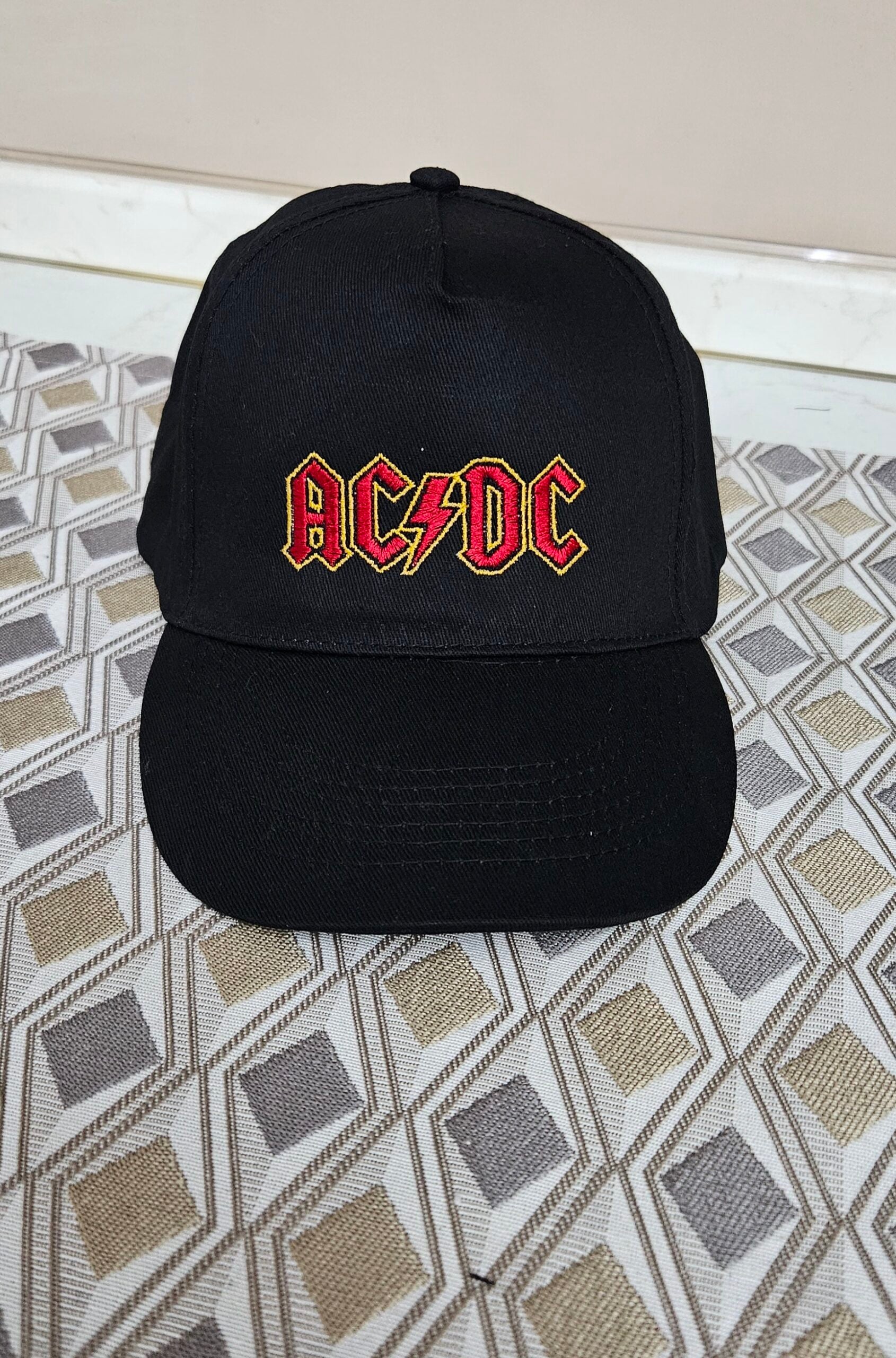Cappellino Berretto Cappello AC/DC Hard Rock Ricamato!