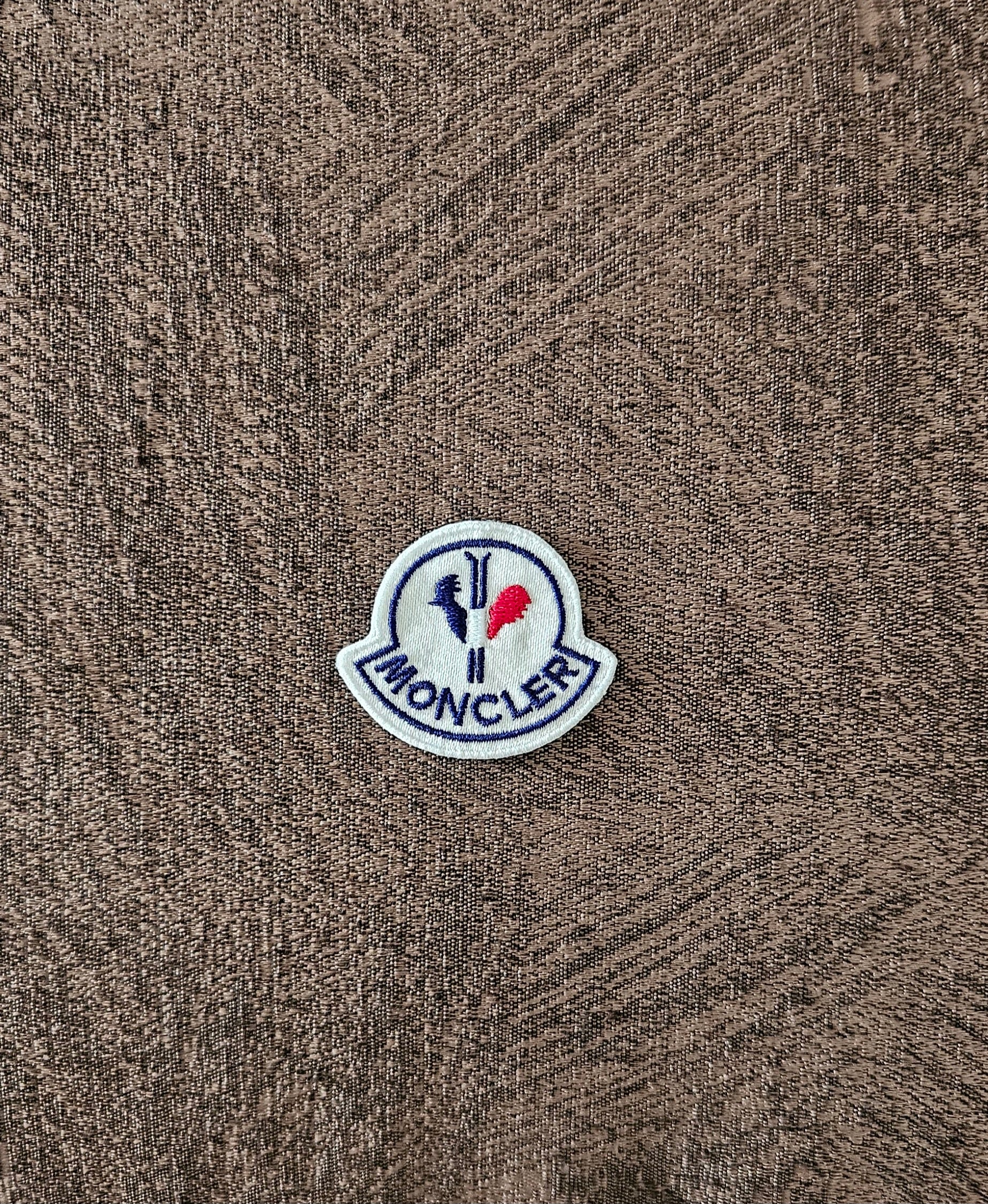 Patch Toppa Replica Moncler 4x4.5cm Ricamata Termoadesiva o da Cucire