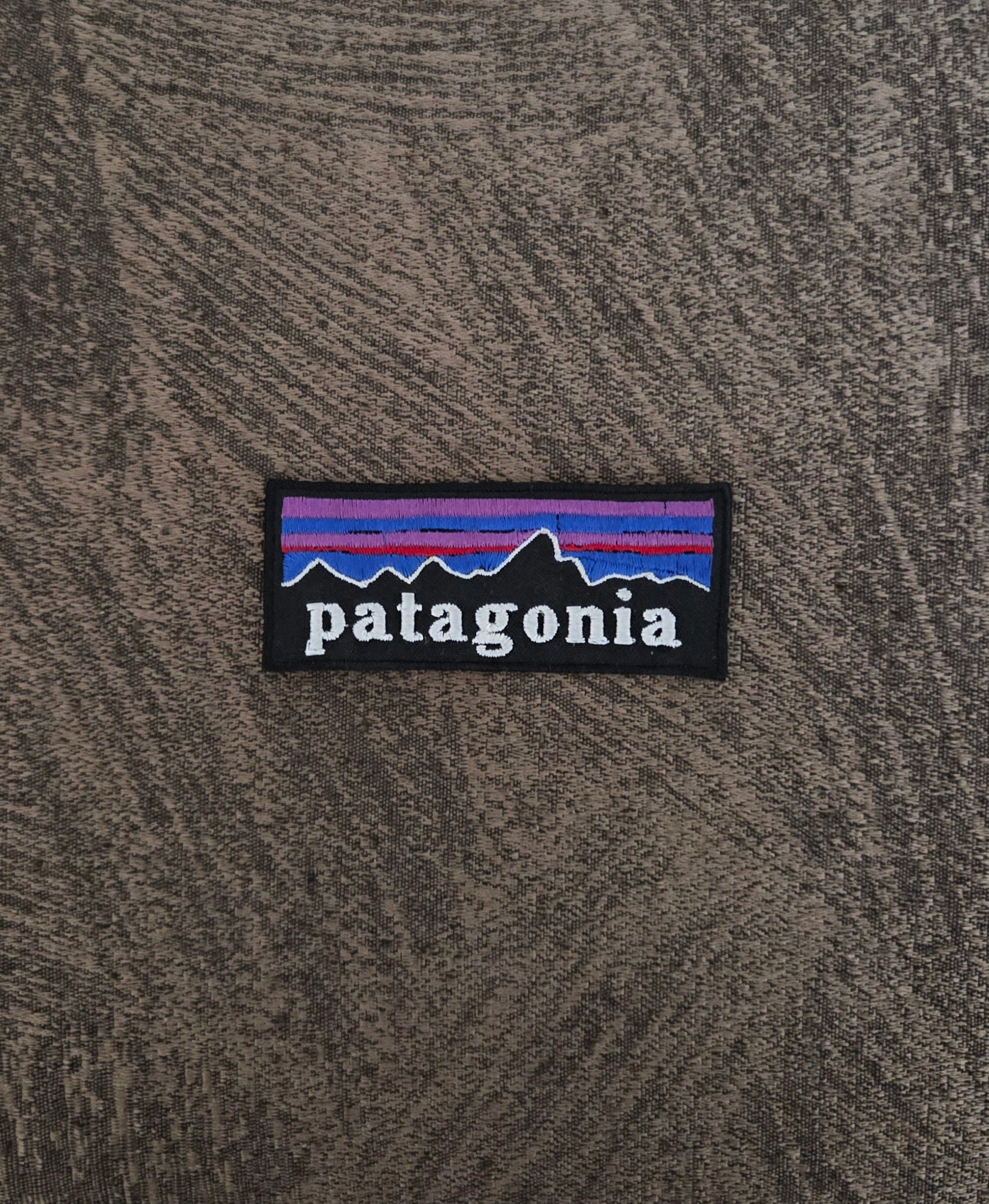 Patch Toppa Replica Patagonia 8x3.5cm Ricamata Termoadesiva e da Cucire