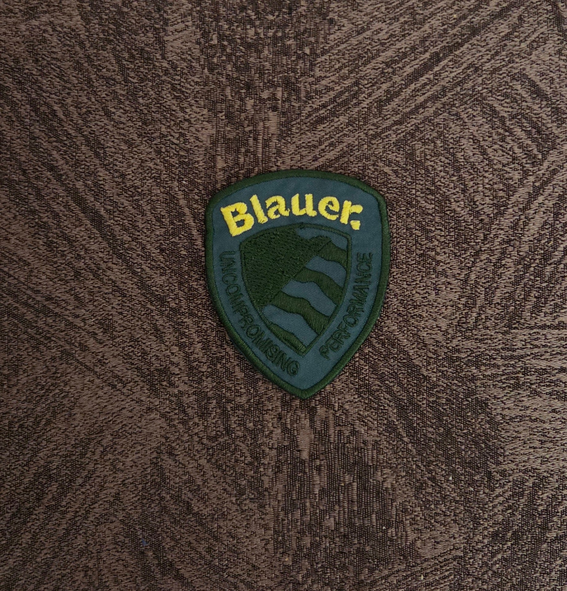 Patch Toppa Replica Blauer 8x6.5cm Verde Oliva/Giallo Ricamata Termoadesiva e da Cucire