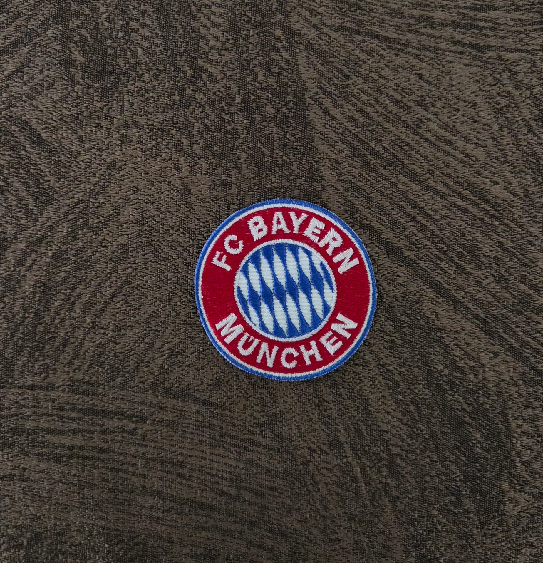 Patch Toppa Ricamata Bayern Munchen Monaco Termoadesiva e da Cucire 6X6 CM
