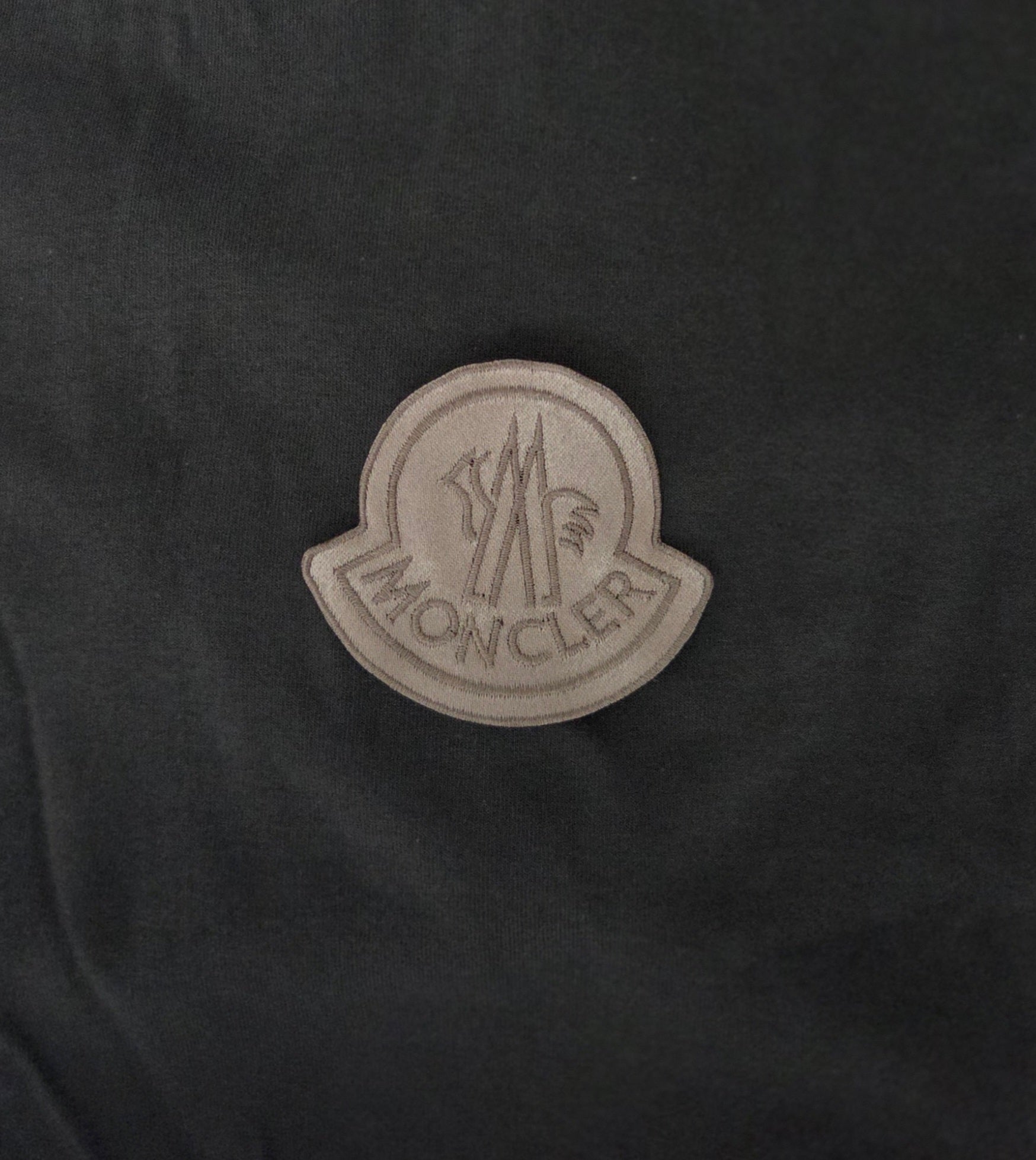 Patch Toppa Replica Moncler 7.3x6,5cm Beige Ricamata Termoadesiva e da Cucire