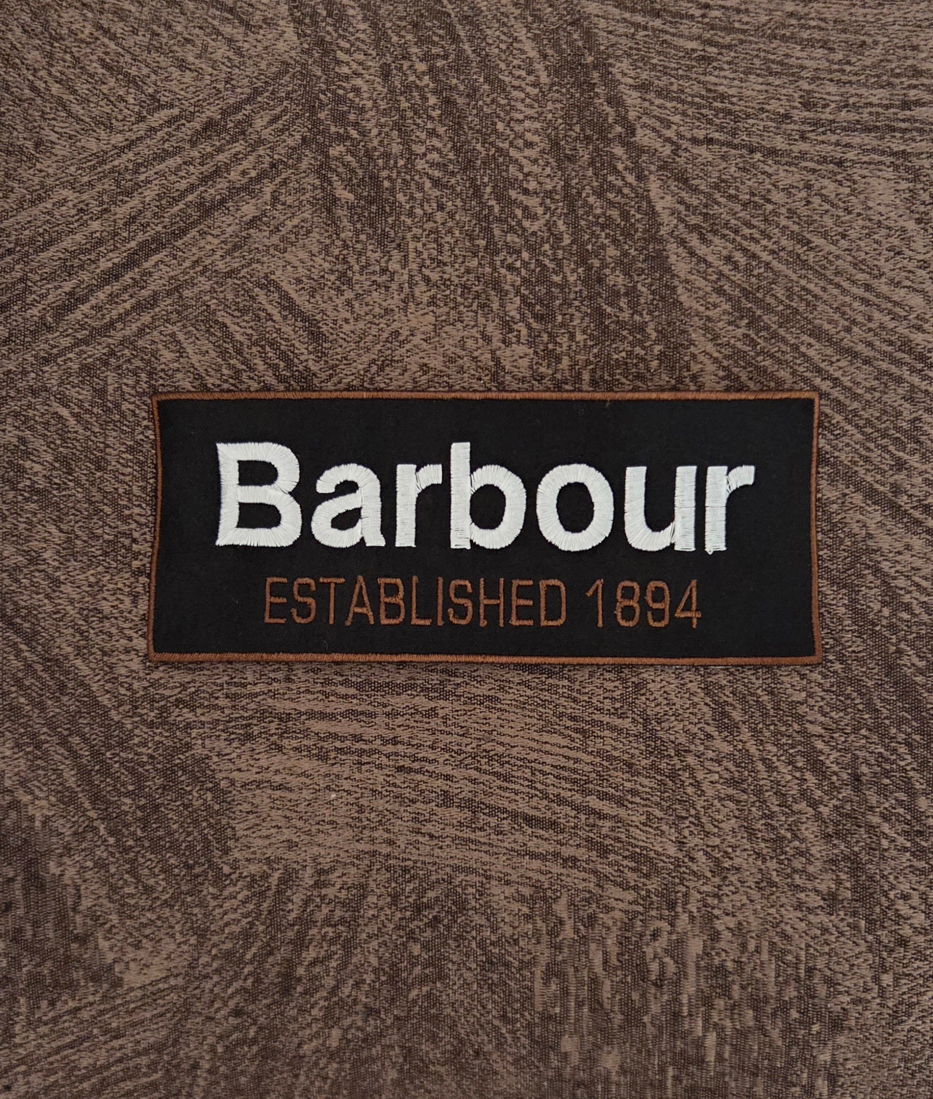 Patch Toppa Replica Barbour 15x6cm Ricamata Termoadesiva e da Cucire