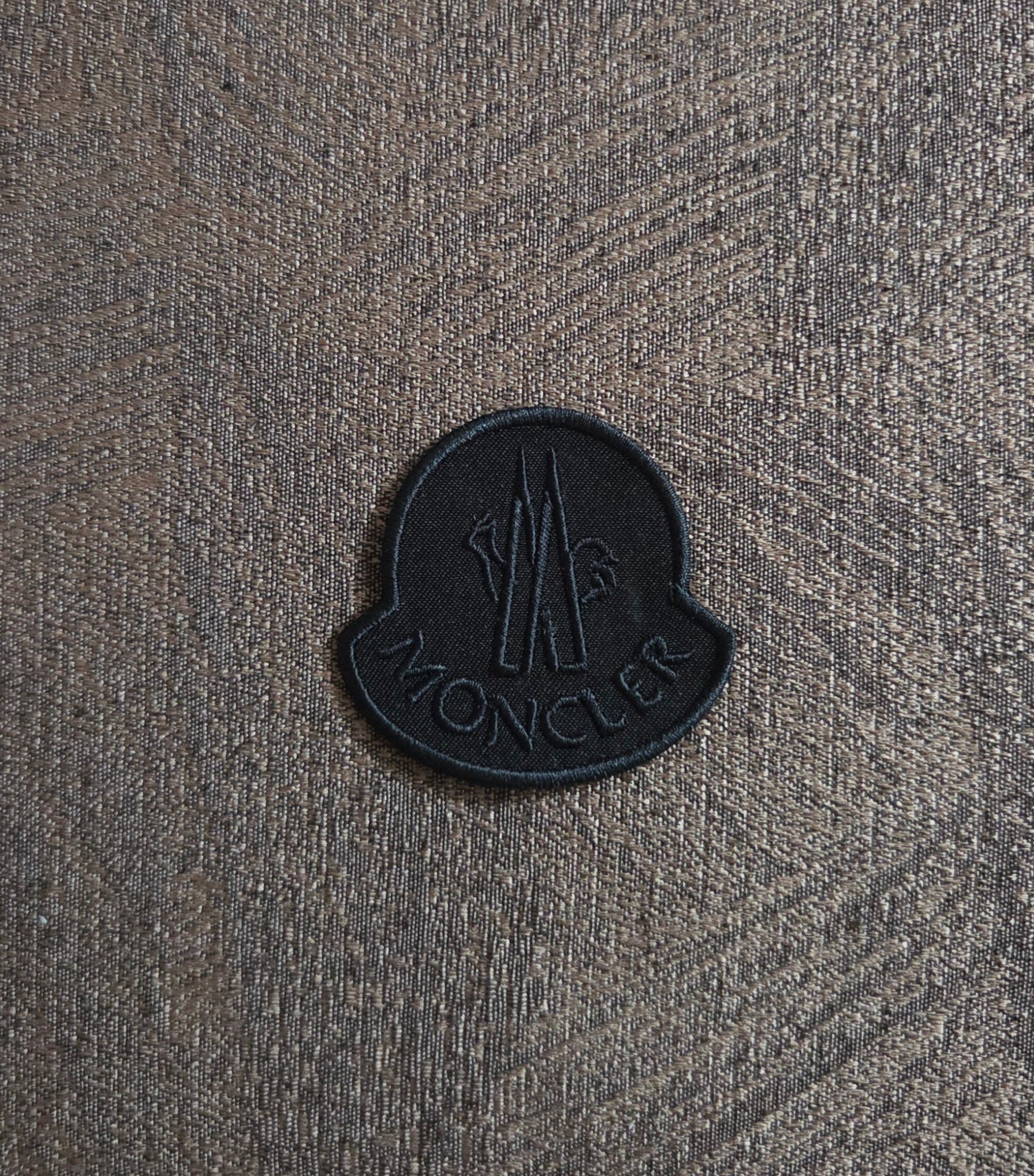 Patch Toppa Replica Moncler 6x6,5cm NERO Ricamata Termoadesiva o da Cucire