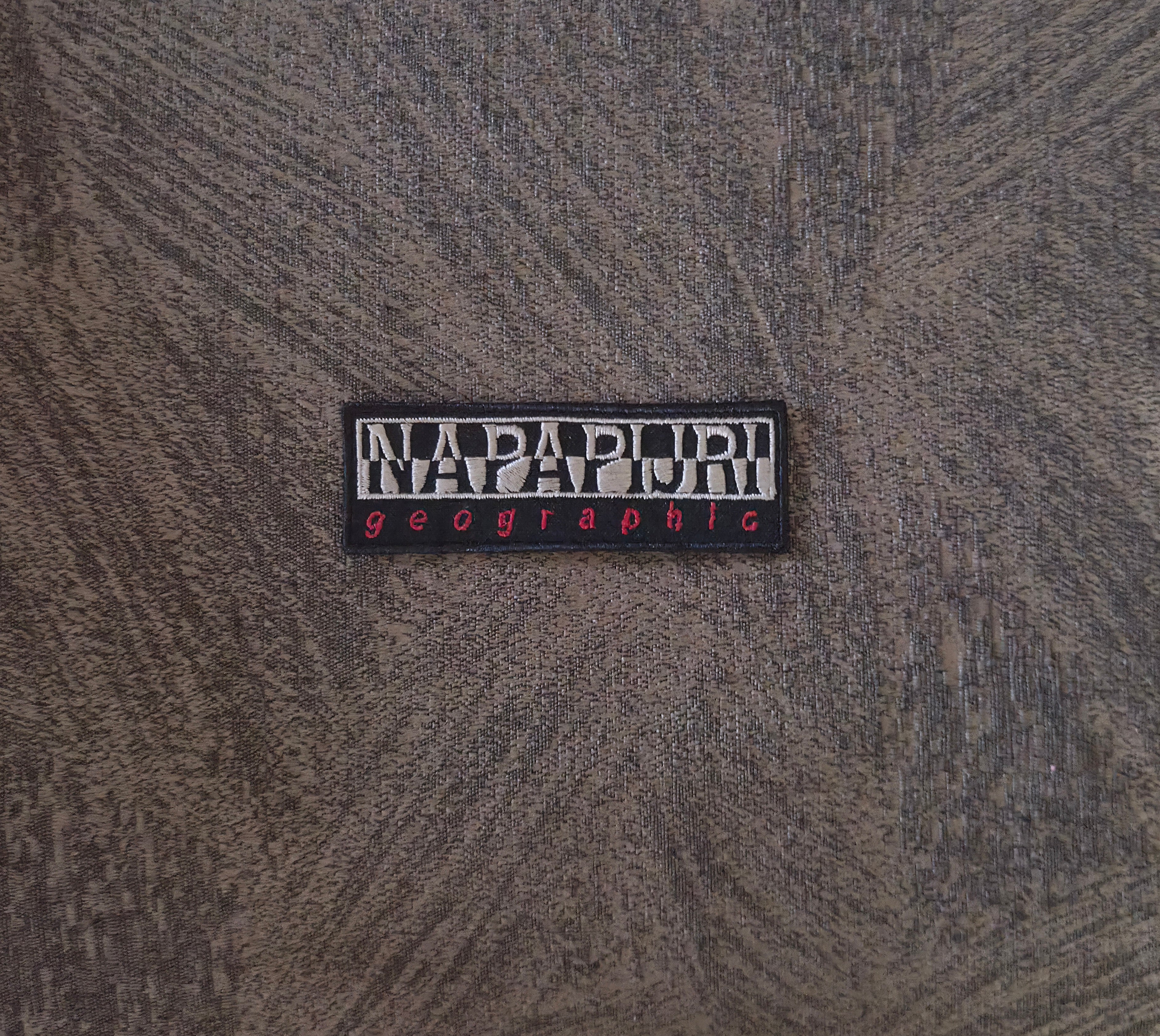 Patch Toppa Replica NAPAPIJRI 9x3 CM Ricamata Termoadesiva e da Cucire