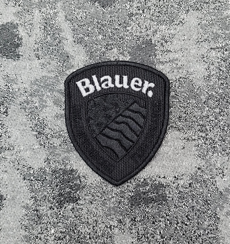 Patch Toppa Replica Brand Blauer  8x6 cm Nero/Grigio Ricamata Termoadesiva e da Cucire