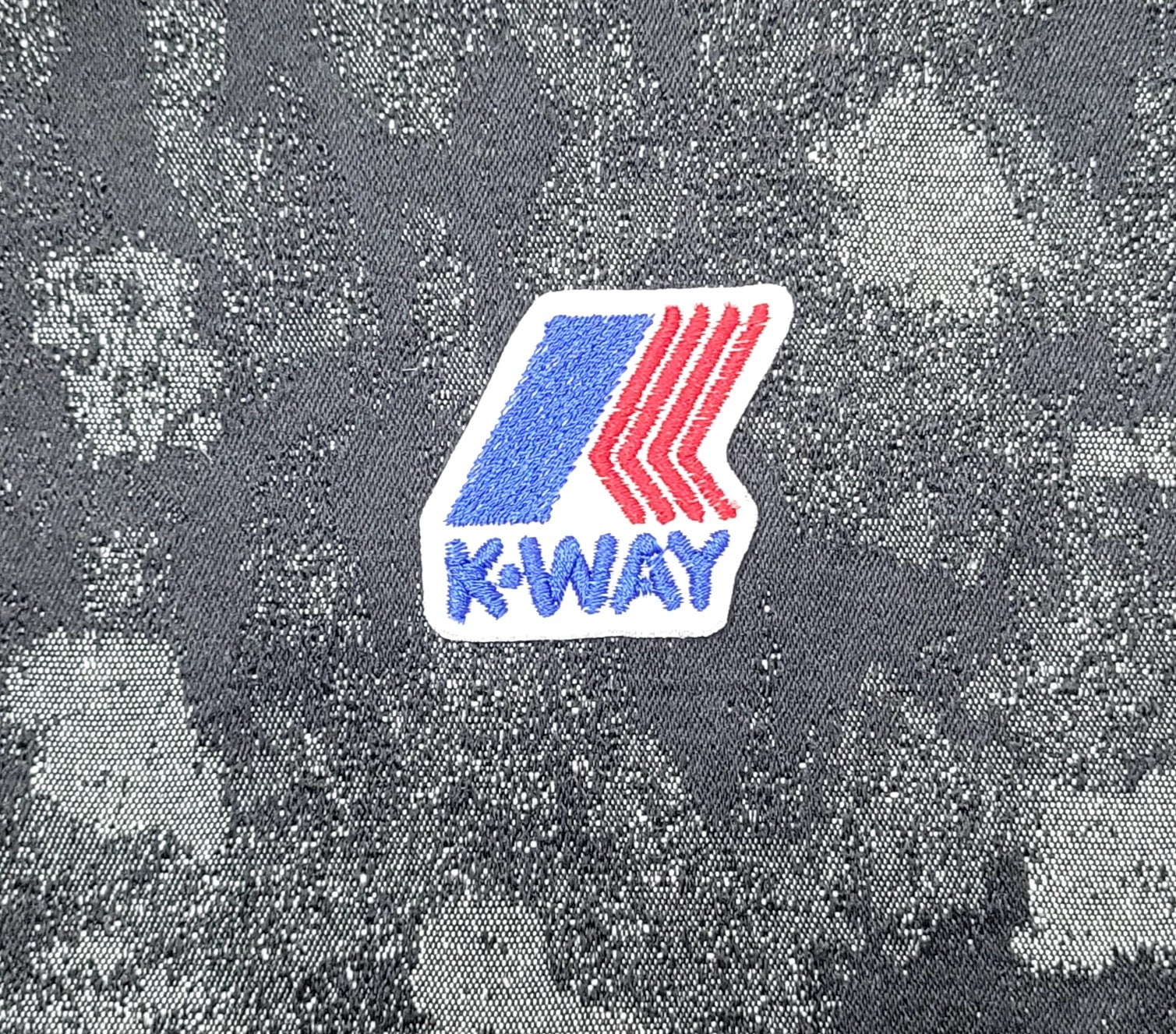 Patch Toppa Replica K-WAY Kway 4x4.5cm Ricamata Termoadesiva e da Cucire