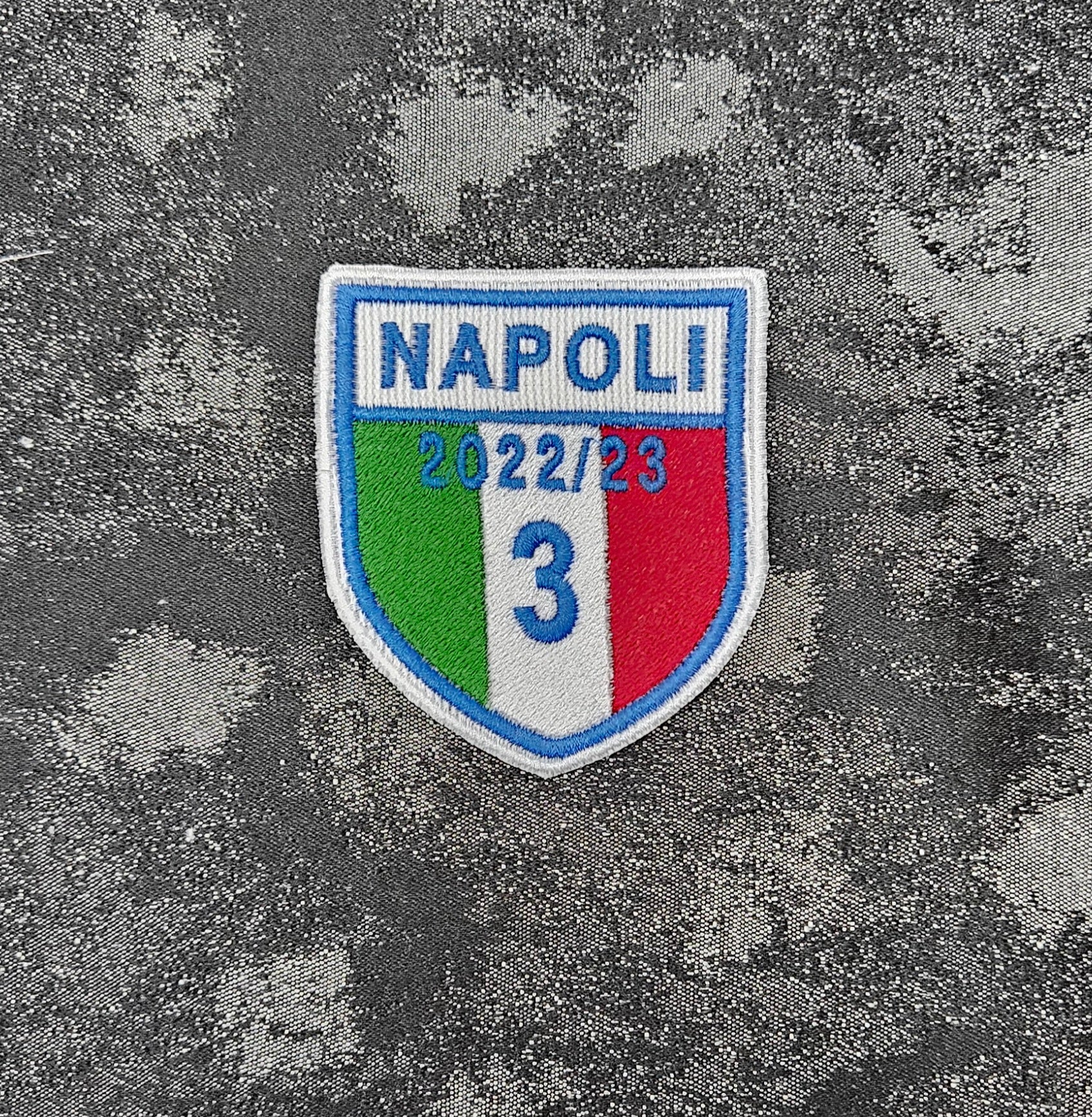 Patch Toppa Napoli 3 Scudetto 8,5x7,5cm Ricamata Termoadesiva e da cucire