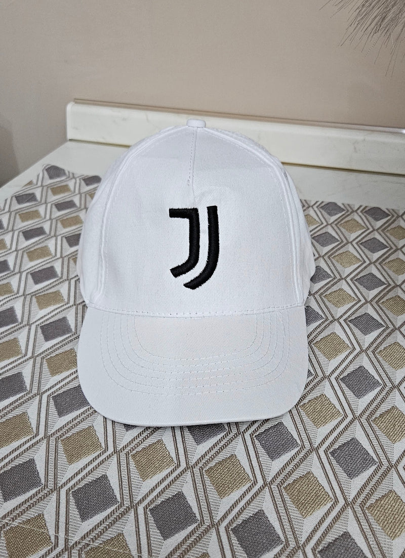 Berretto Cappello Juventus Juve Calcio Logo Ricamato