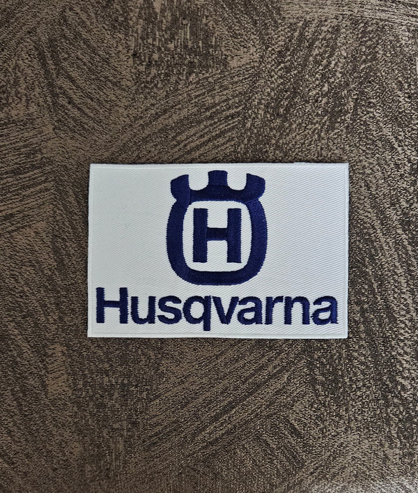 TOPPA PATCH Husqvarna Ricamata Termoadesiva o da Cucire 13x9cm