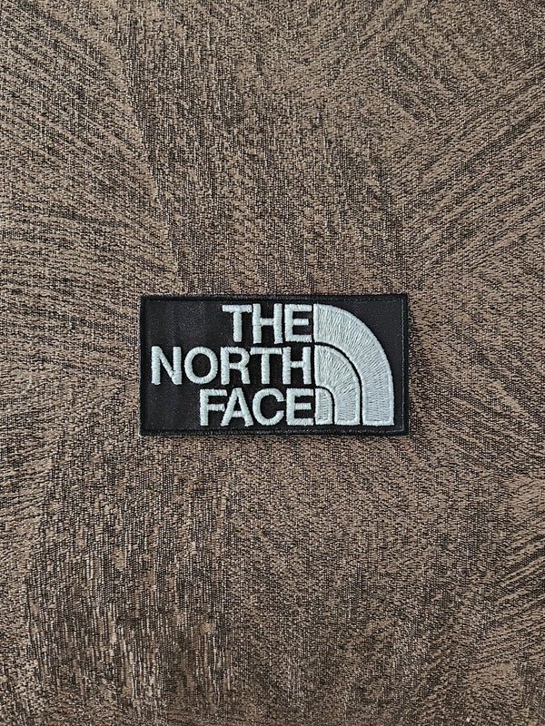 Patch Toppa Replica The North Face 9x4.5cm Ricamata Termoadesiva o da Cucire