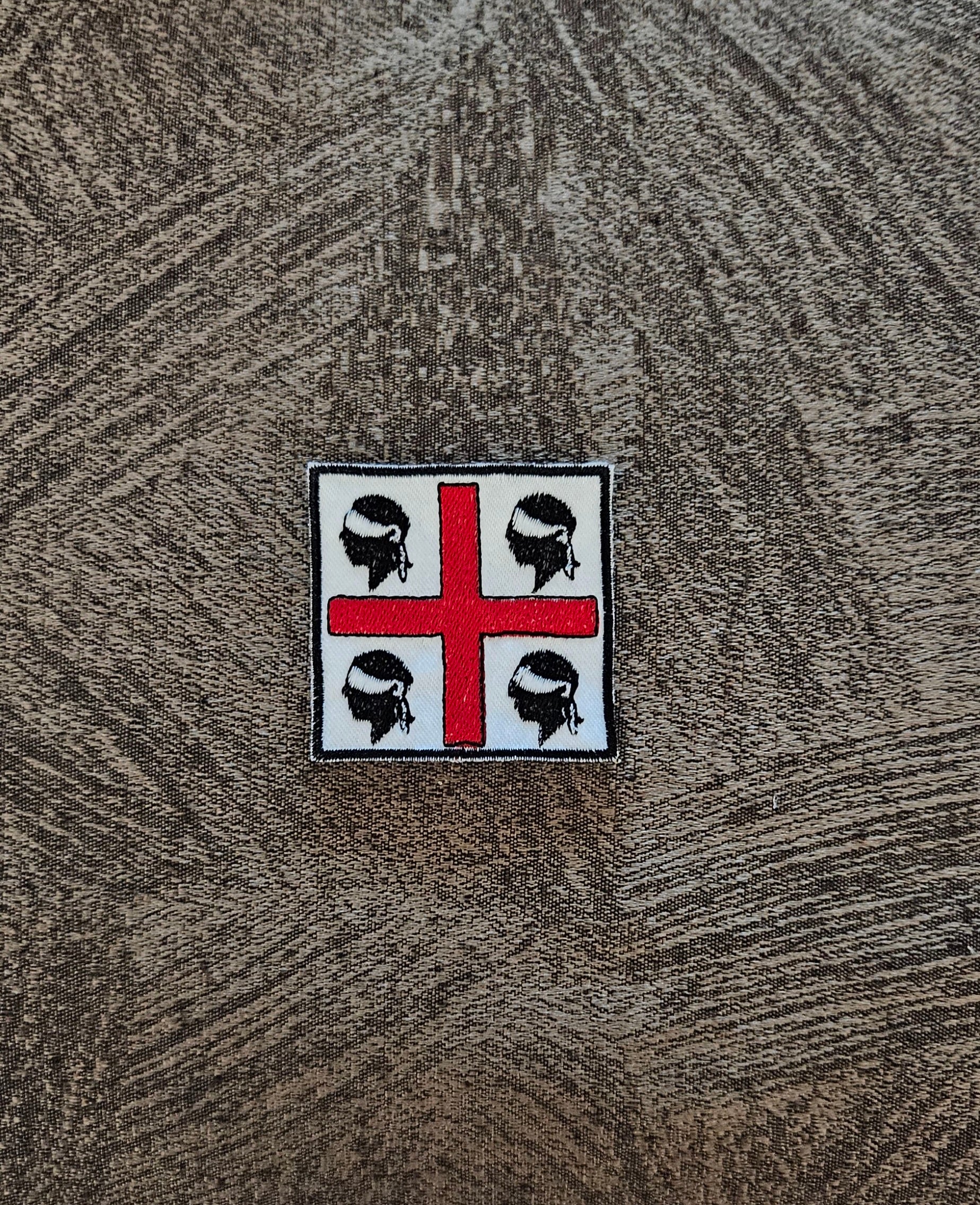 Patch Toppa Ricamata Bandiera Sarda Termoadesiva o da Cucire 5,5X5,5 CM
