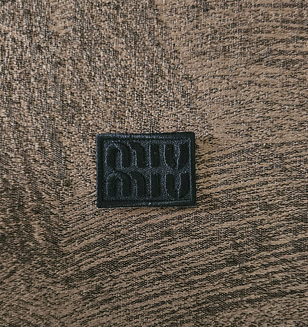 Patch Toppa Replica MIU MIU Nero Ricamata Termoadesiva o da Cucire 3.5x2.5 cm