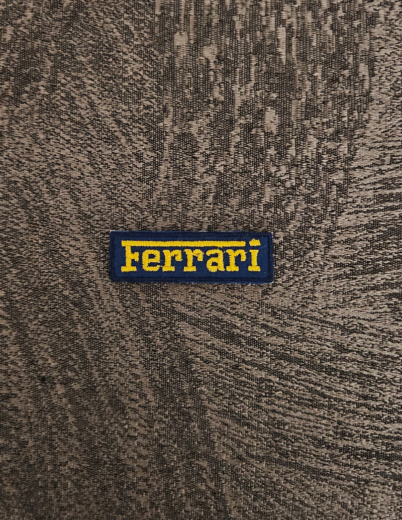 Patch Toppa Replica FERRARI 5x1.5cm Blu/Giallo Ricamata Termoadesiva e da Cucire