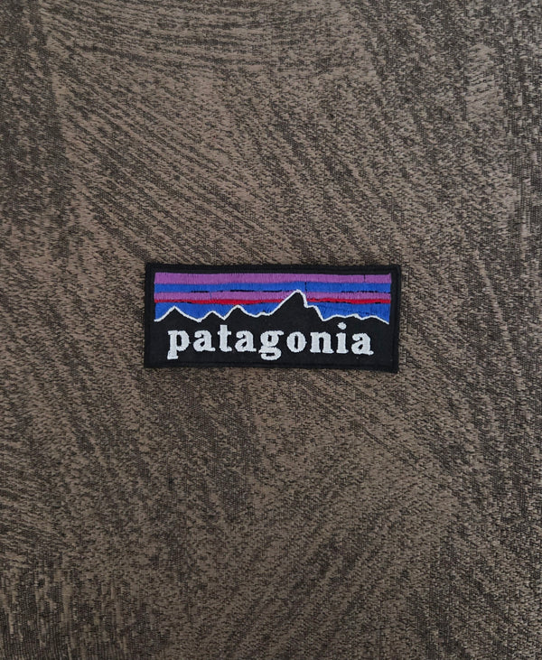 Patch Toppa Replica Patagonia 8x3.5cm Ricamata Termoadesiva e da Cucire