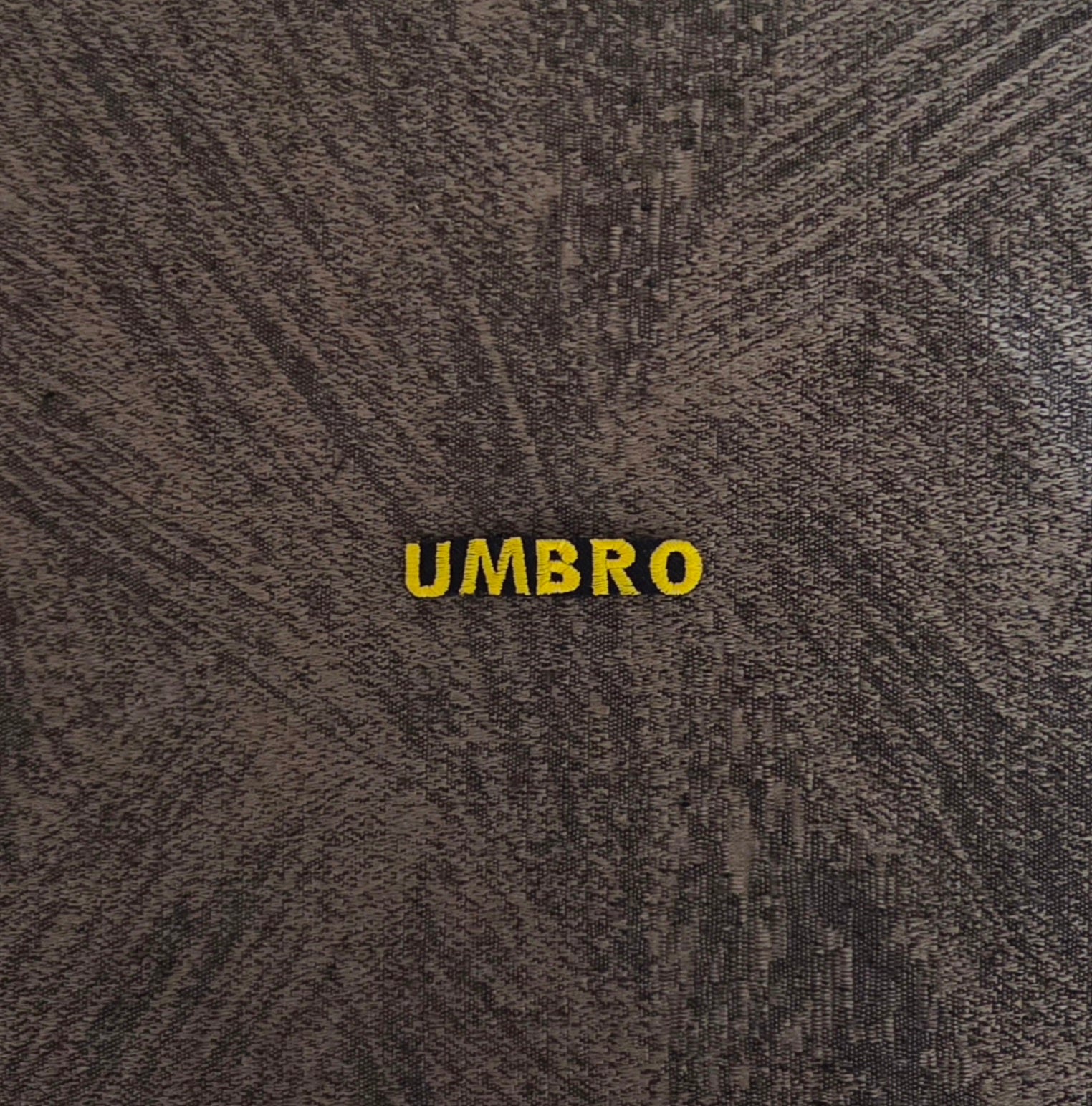 Patch Toppa Stemma Umbro 5x0.9cm Ricamata Termoadesiva e da Cucire