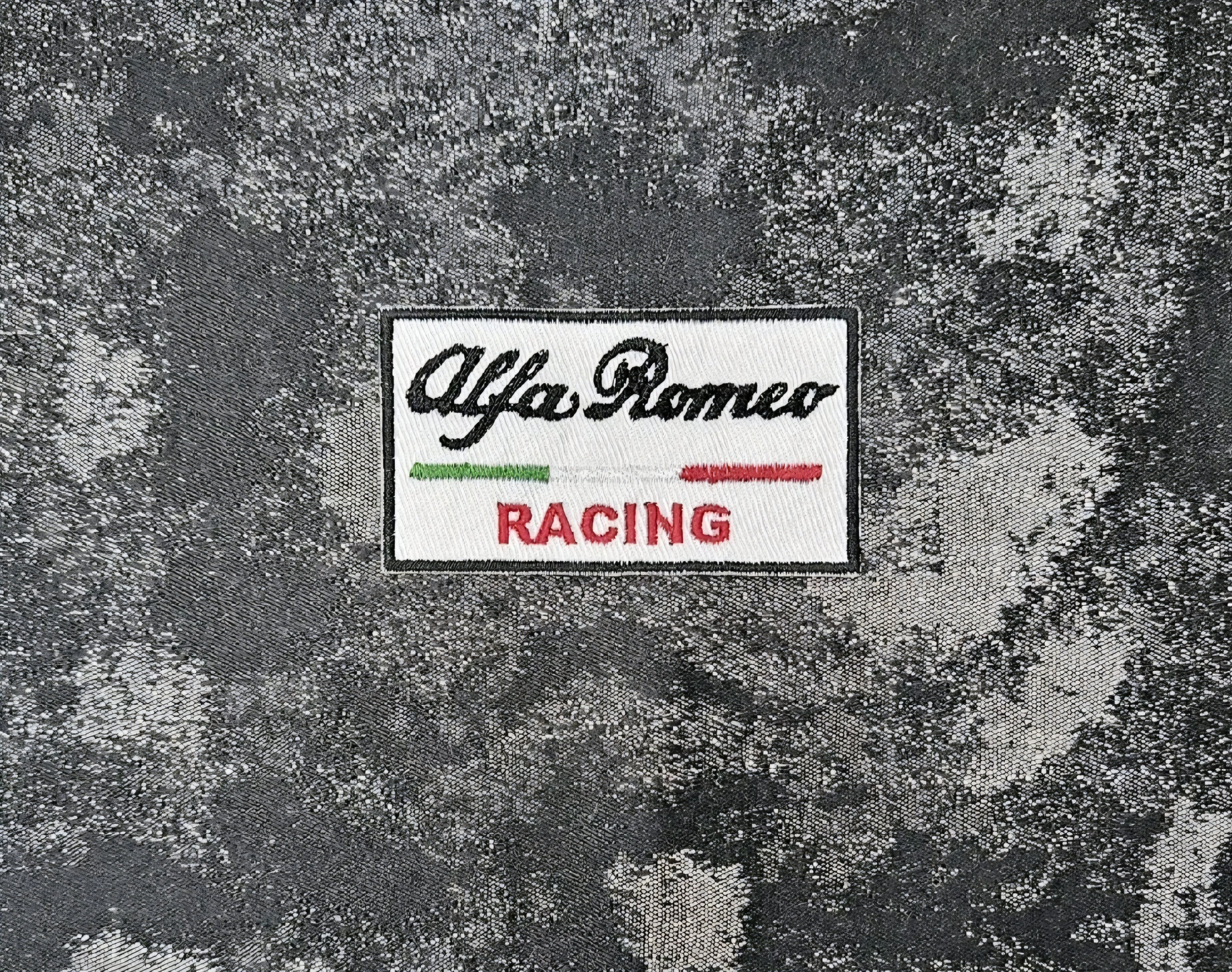 Patch Toppa Ricamata Alfa Romeo Racing Termoadesiva e da Cucire 8x4.5cm