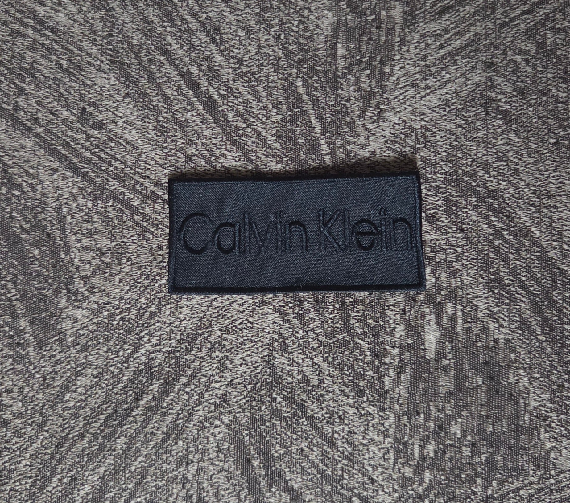 Patch Toppa Replica Calvin Klein 8x4cm Nero Ricamata Termoadesiva e da Cucire