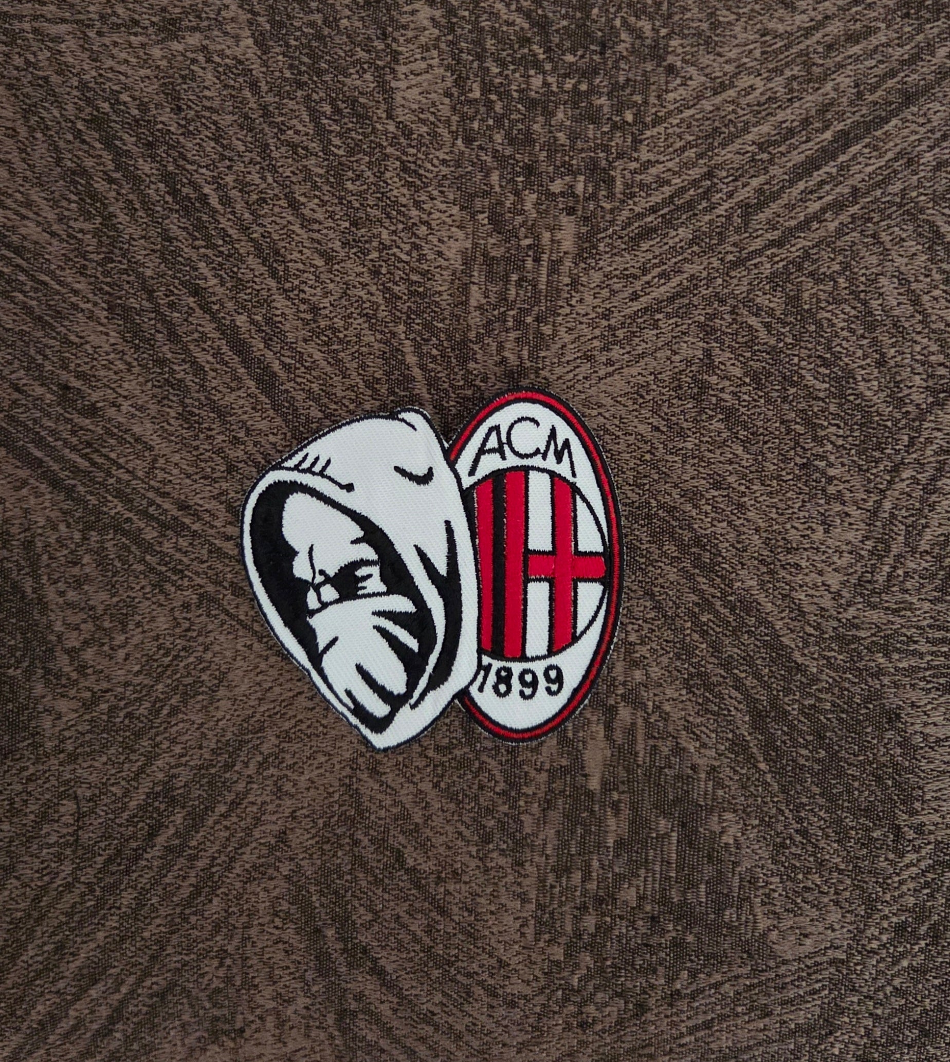 Patch Toppa Milan Calcio Curva Sud Banditi Ricamata Termoadesiva o da Cucire 8x7 cm