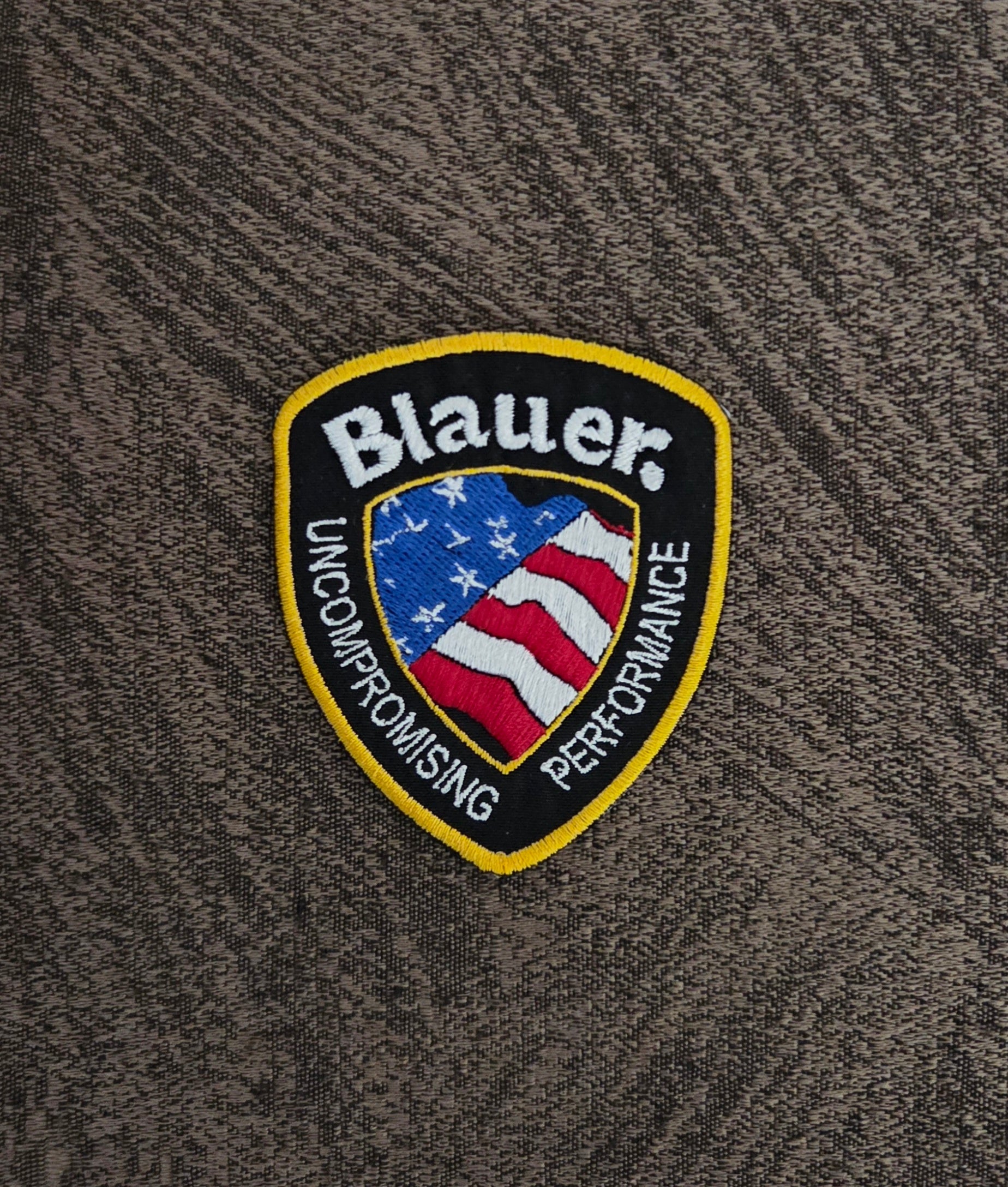 Patch Toppa Replica Blauer 8x6.5cm Ricamata Termoadesiva e da Cucire