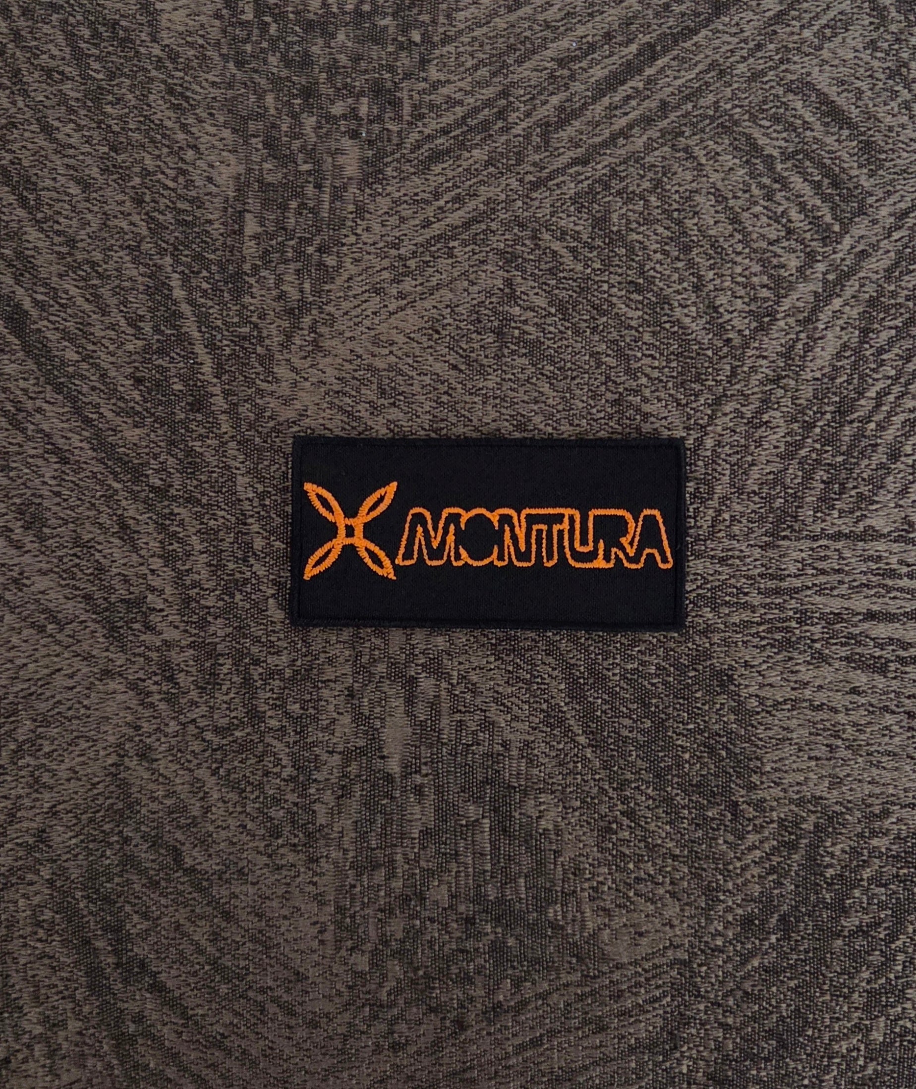 Patch Toppa Replica Montura Ricamata Termoadesiva e da Cucire 7x3.5cm